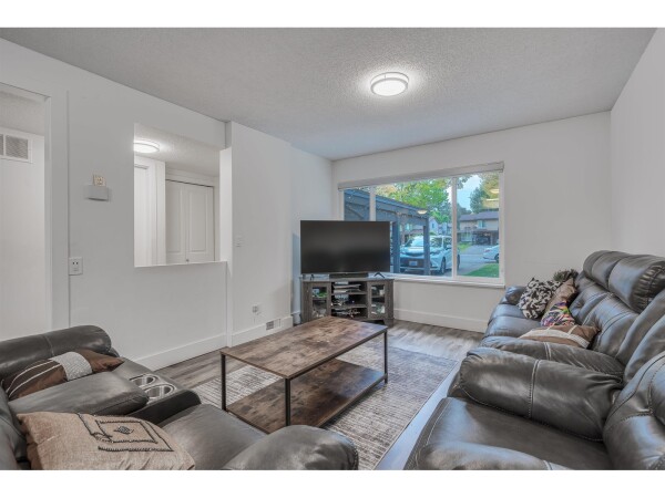 Photo 3 - LivingRoom - 6932 134A STREET, Surrey, BC V3W8G6