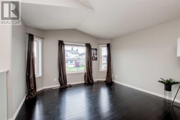 Photo 3 at 8844 75 Avenue, Grande Prairie, AB T8X0H7