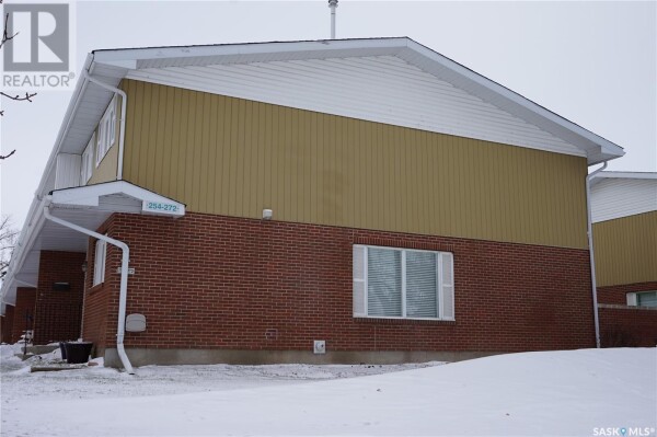 Photo 2 at 272 Plainsview DRIVE, Regina, SK S4S6N1