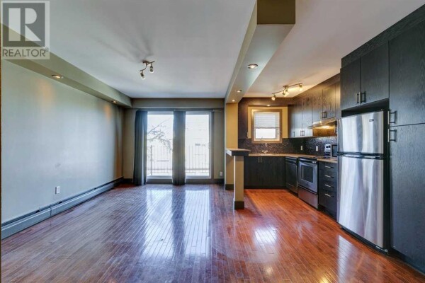 Photo 3 - Kitchen - 303, 1736 13 Avenue SW, Calgary, AB T3C0T9