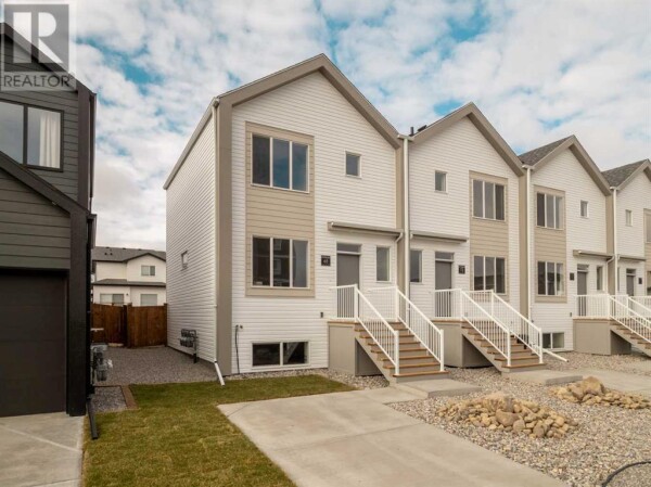 Photo 1 at 40 Blackwolf Lane N, Lethbridge, AB T1H7J2