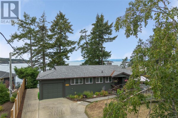 Photo 2 at 1891 Bonito Cres, Nanoose Bay, BC V9P9J1