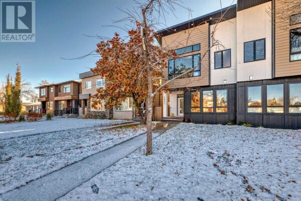 Photo 2 at 2021 17 Avenue NW, Calgary, AB T2M0S7