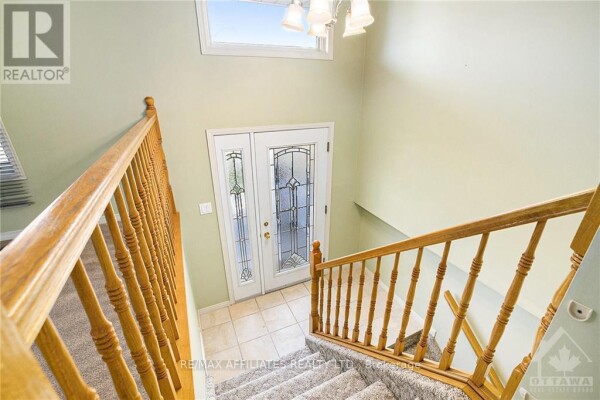 Photo 3 at 4 OAKRIDGE CRESCENT, Smiths Falls, ON K7A5G6