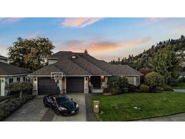 Photo 1 - FrontYard - 34953 ORION PLACE, Abbotsford, BC V2S7R4