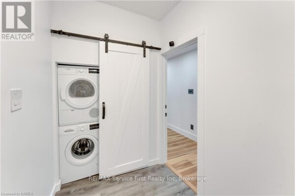 Photo 2 - LaundryRoom - 211 RAGLAN ROAD, Kingston (East of Sir John A. Blvd), ON K7K1L5