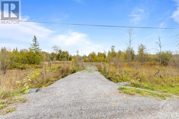 Photo 3 at 1754 KILMAURS SIDE ROAD, Ottawa, ON K0A3M0