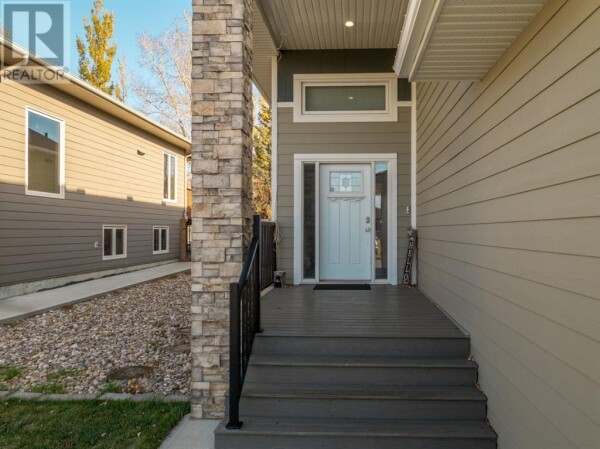 Photo 2 at 5 PRAIRIE LAKE Court, Taber, AB T1G0C9