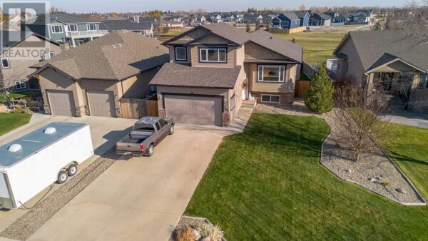 Photo 3 at 3203 22 Street, Coaldale, AB T1M0B6