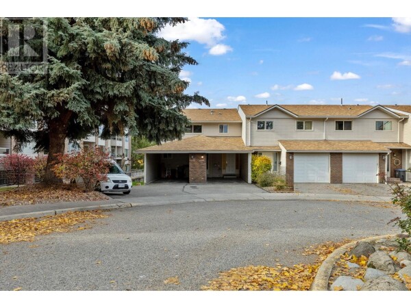 Photo 2 at 1690 Thayer Court, Kelowna, BC V1Y8M2