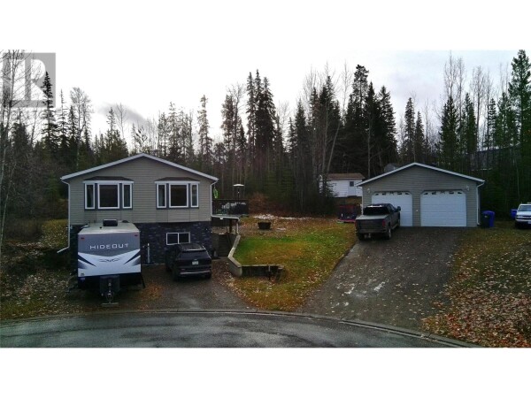 Photo 1 at 224 Wapiti Crescent, Tumbler Ridge, BC V0C2W0