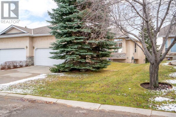 Photo 2 at 216 Sierra Morena Green SW, Calgary, AB T3H2X3