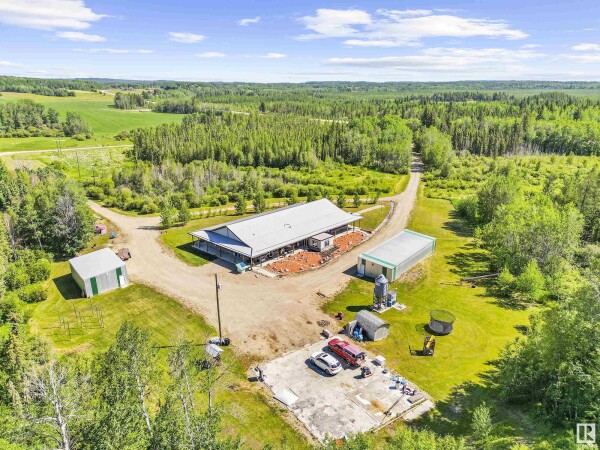 Photo 1 - Backyard - 51316 HGHWAY 759, Rural Parkland County, AB T0E2H0