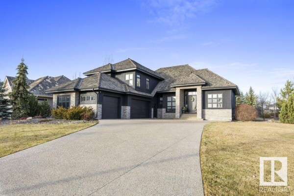 Photo 2 - FrontYard - 111 Pinnacle TC, Rural Sturgeon County, AB T8T0B5