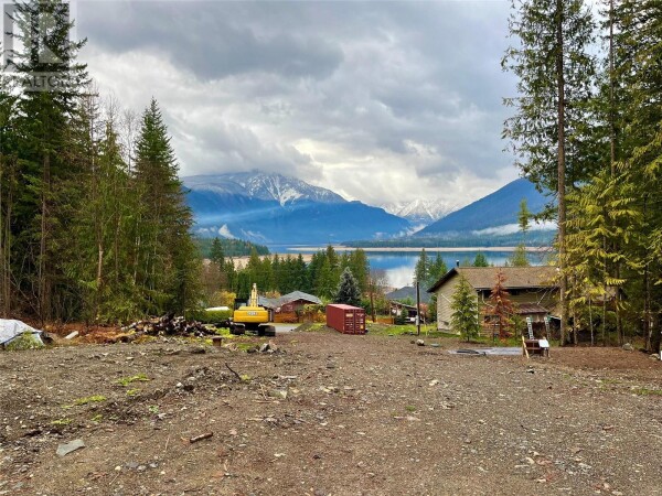 Photo 2 at 411 Bayview Road, Nakusp, BC V0G1R1