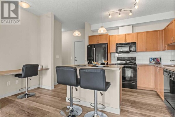 Photo 3 - Kitchen - 107, 120 Country Village Circle NE, Calgary, AB T3K0E4