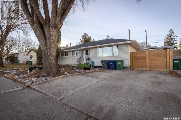 Photo 1 at 505 O AVENUE N, Saskatoon, SK S7L2V4