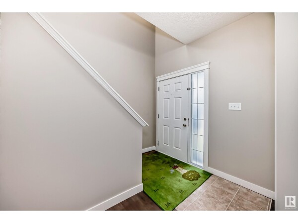 Photo 2 at 3855 170 AV NW, Edmonton, AB T5Y3S2