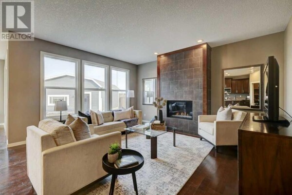 Photo 3 - LivingRoom - 83 Mahogany Way SE, Calgary, AB T3M1N5