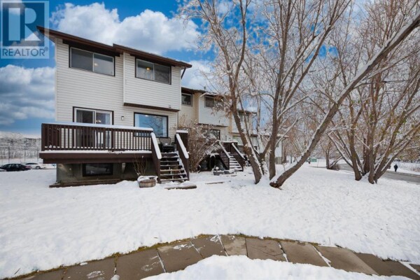 Photo 3 at 7, 73 Glenbrook Crescent, Cochrane, AB T4C1G1