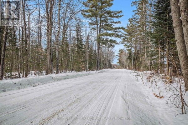 Photo 3 - LivingRoom - 2338 EADY ROAD, Horton, ON K7V3Z8