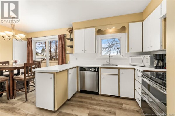 Photo 3 - Kitchen - 18 Lawson Avenue, Riverview, NB E1B3R2