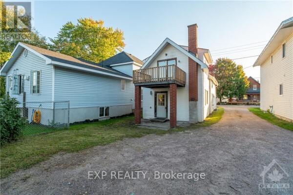 Photo 3 at 593 B HAMILTON STREET W, Laurentian Valley, ON K8A6P3