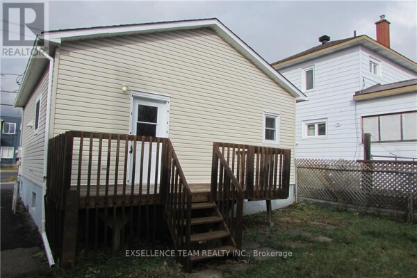 Photo 2 - Backyard - 408 SEVENTH STREET, Cornwall, ON K6H2S2