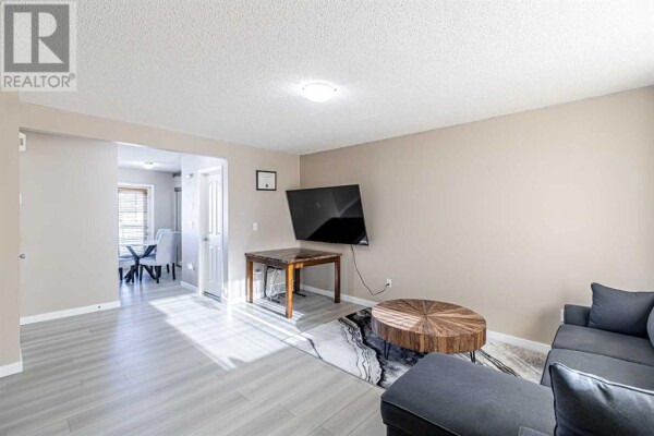 Photo 3 at 17, 111 Tarawood Lane NE, Calgary, AB T3J5B9