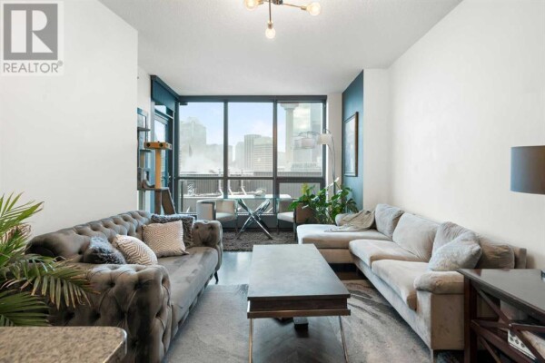 Photo 3 - LivingRoom - 2103, 220 12 Avenue SE, Calgary, AB T2G0R5