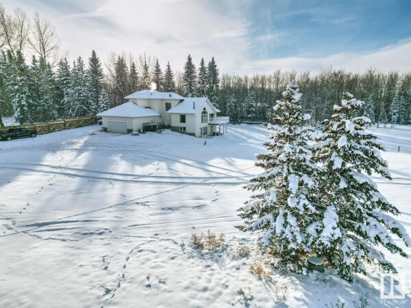 Photo 3 at #2 51504 RGE ROAD 264, Rural Parkland County, AB T7Y1E3