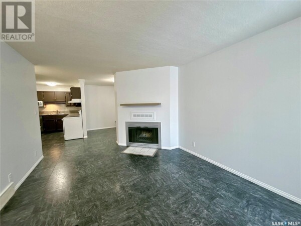 Photo 3 - LivingRoom - 42 CEDAR MEADOW DRIVE, Regina, SK S4X3J6