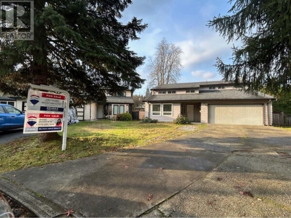 Photo 1 at 1047 CORNWALL DRIVE, Port Coquitlam, BC V3B5X2