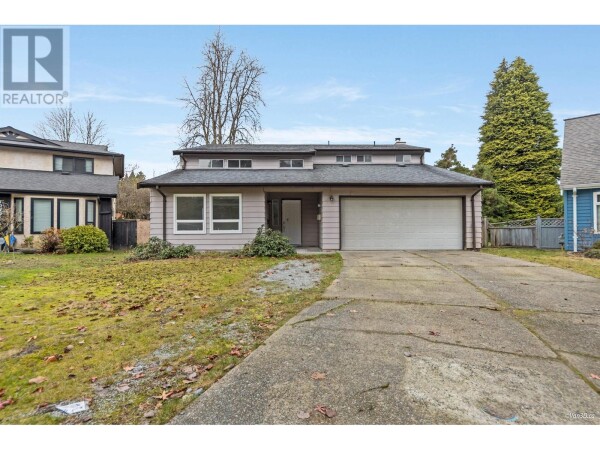 Photo 2 at 1047 CORNWALL DRIVE, Port Coquitlam, BC V3B5X2