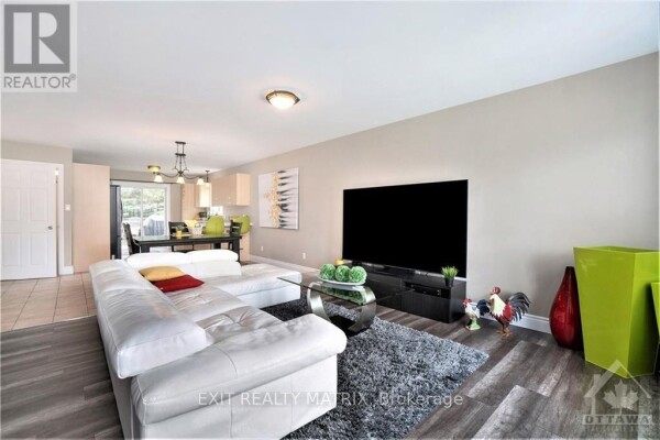 Photo 2 - LivingRoom - 6 TELEGRAPH AVENUE, Alfred and Plantagenet (609 Alfred), ON K0A1A0