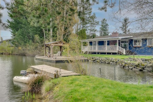 Picture of 1548 Munro Rd, North Saanich BC V8L 5T1