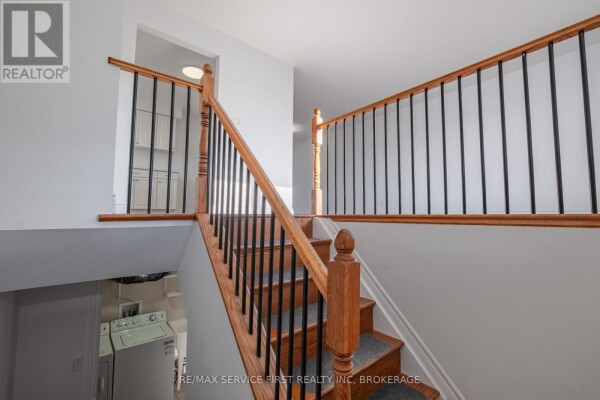 Photo 3 at 906 UXBRIDGE CRESCENT, Kingston (East Gardiners Rd), ON K7M8K9