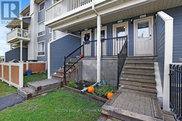 Photo 2 - Backyard - 62B 794 ST. ANDRE DRIVE W, Ottawa, ON K1C4R9