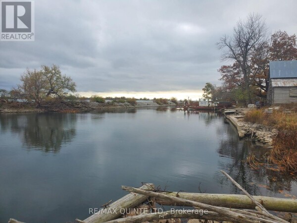 Photo 1 at 40 FISHERMAN'S COVE LANE, Frontenac Islands (The Islands), ON K0H2Y0