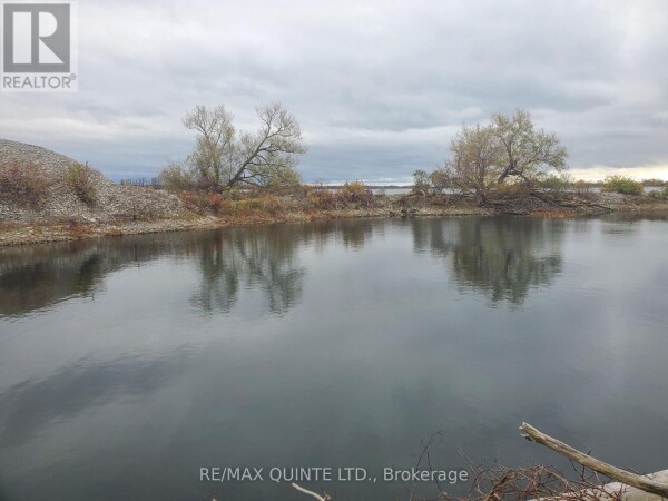 Photo 3 at 40 FISHERMAN'S COVE LANE, Frontenac Islands (The Islands), ON K0H2Y0