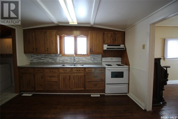 Photo 3 - Kitchen - 225 1st AVENUE W, Frontier, SK S0N0W0