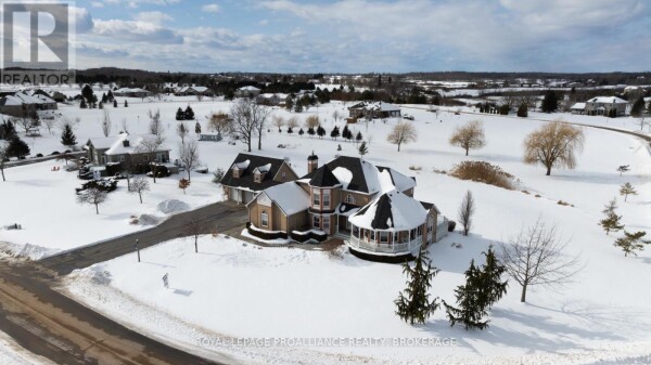 Photo 2 - Backyard - 147 ISLAND VIEW DRIVE, Leeds & the Thousand Islands, ON K7G2V5