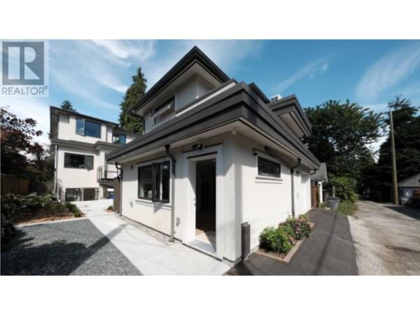 Photo 1 at 3236 W 35TH AVENUE, Vancouver, BC V6N2N1