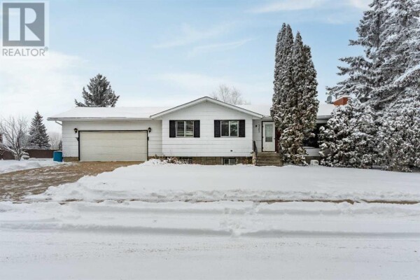 Photo 1 - FrontYard - 5303 59 Avenue, Viking, AB T0B4N0