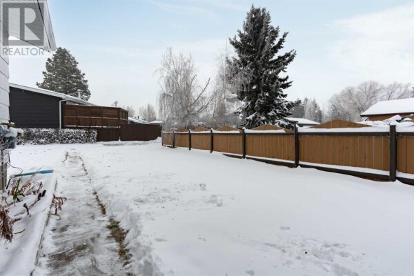 Photo 3 - Backyard - 5303 59 Avenue, Viking, AB T0B4N0