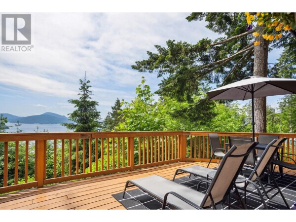 Photo 2 - Backyard - 405 TIMBERTOP DRIVE, Lions Bay, BC V0N2E0