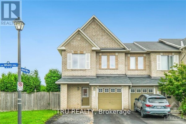 Photo 1 at 700 WHALEY RIDGE, Ottawa, ON K4A0P9