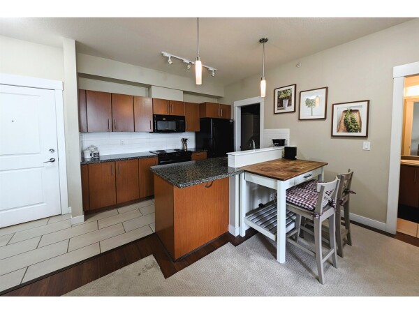 Photo 2 - Kitchen - 214 33545 RAINBOW AVENUE, Abbotsford, BC V2S0B9