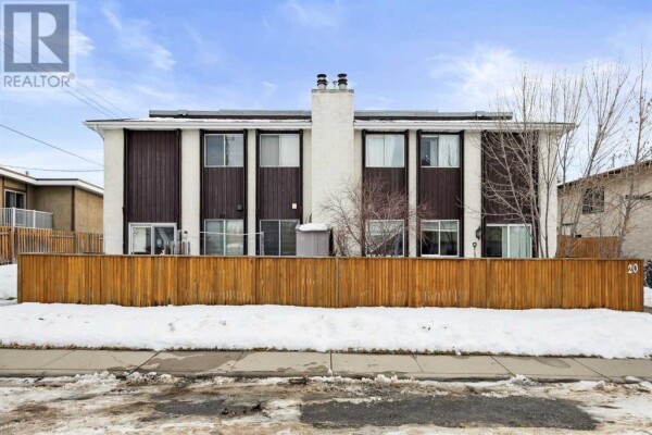 Photo 2 at 4, 20 Huntley Close NE, Calgary, AB T2K4Z3