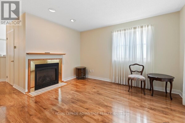 Photo 3 - LivingRoom - 10 BATHURST ROAD S, Perth, ON K7H3M4